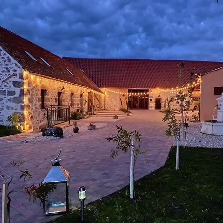 Le Des Bons Vivants Montaigu-le-Blin